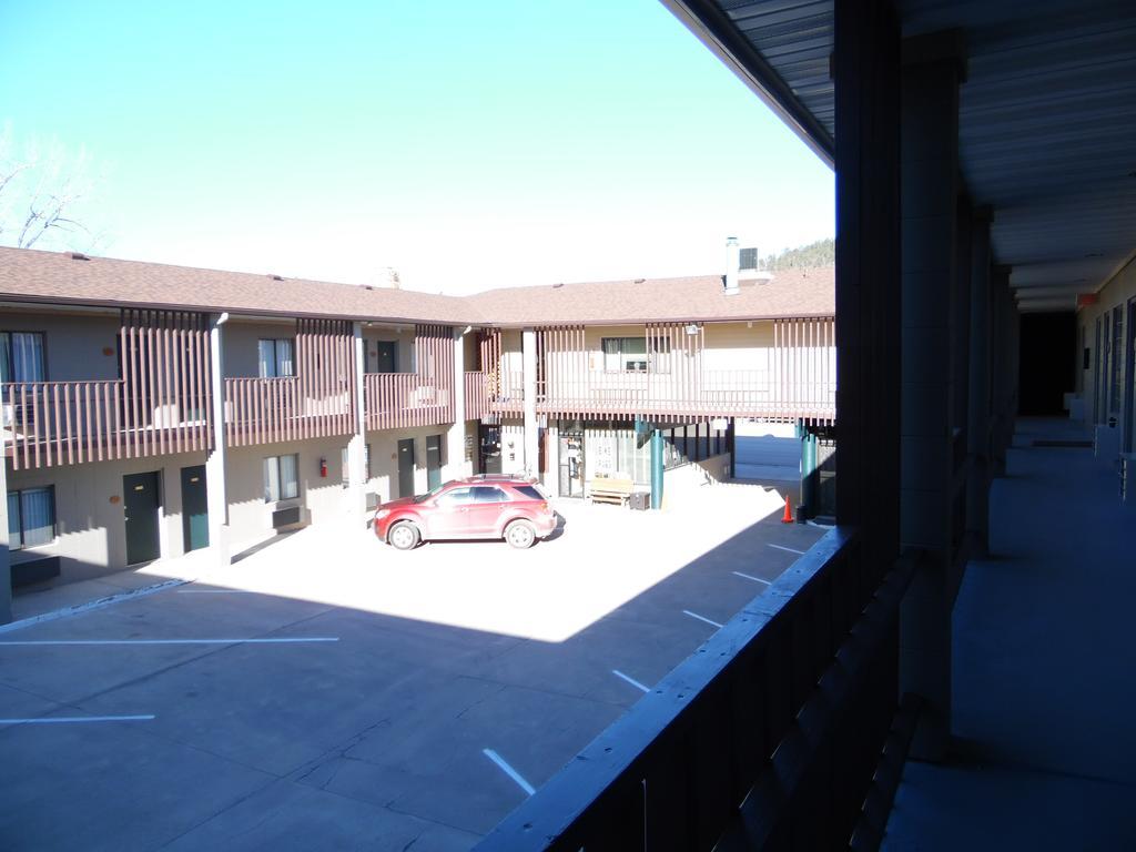 Bear Lodge Motel Sundance Buitenkant foto