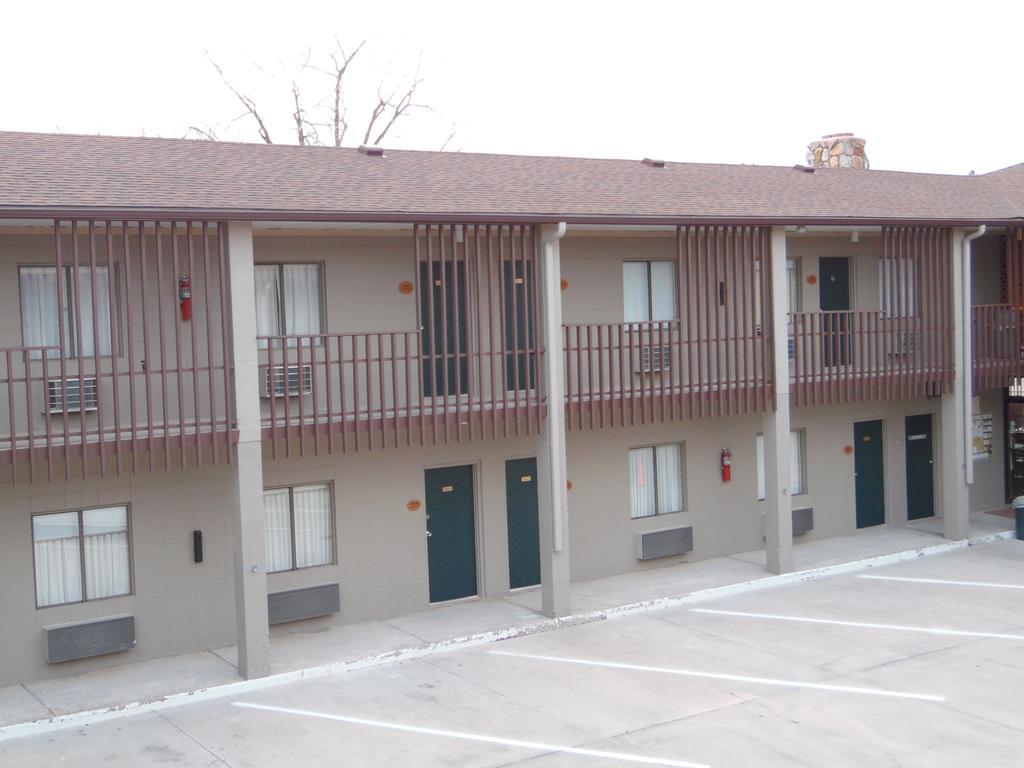 Bear Lodge Motel Sundance Buitenkant foto